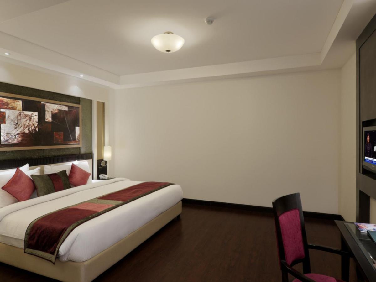 Inde Hotel Vista Woods Huda City Centre, Gurgaon
