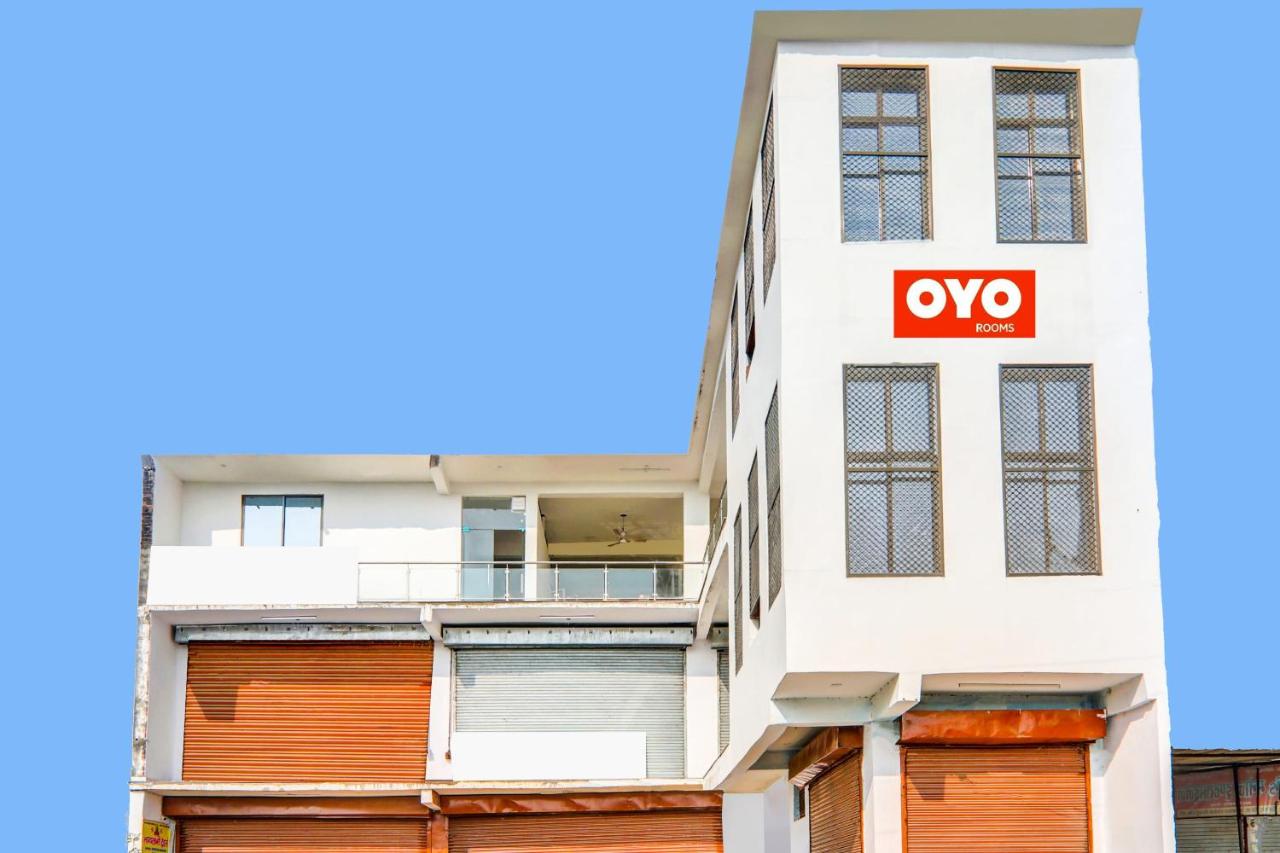OYO Flagship 703742 Hotel C.r.k Inn