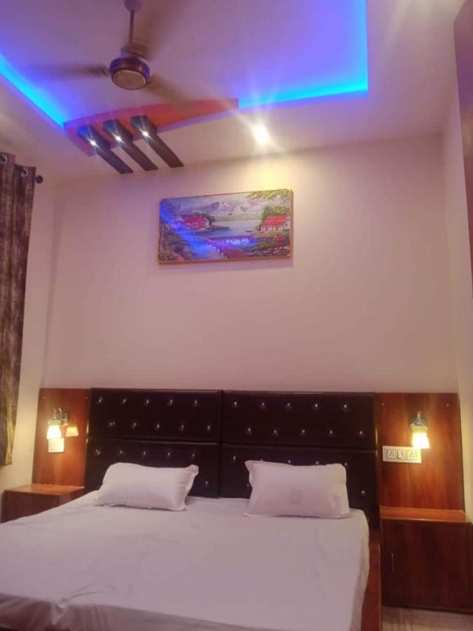 OYO 82924 Hotel Royal Star