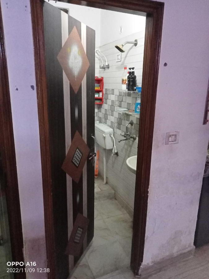 OYO HOME 702944 B-23 ,vrindavan Society