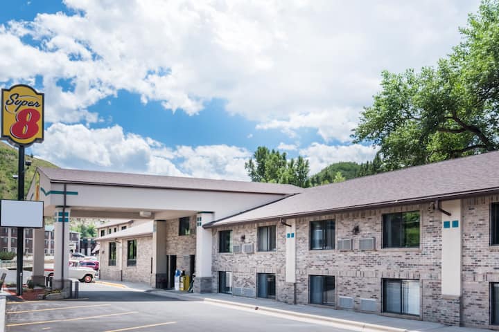 Super 8 by Wyndham Deadwood/Black Hills Area