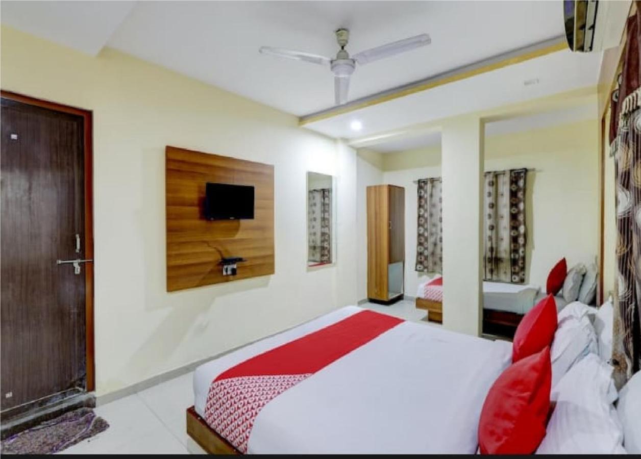 Hotel Krishna Palace Vastrapur