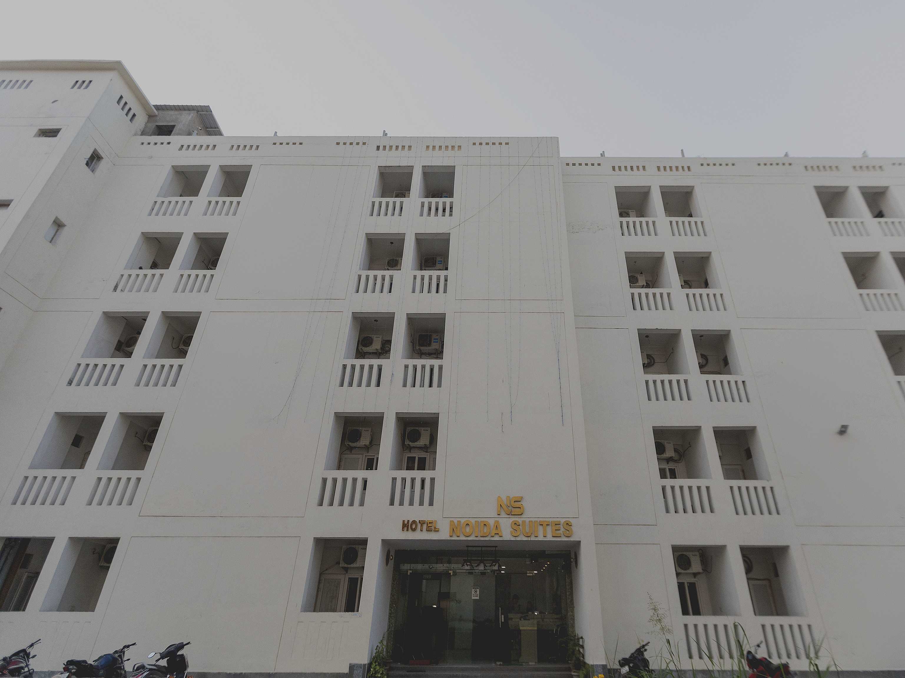 OYO Flagship 64120 Hotel Noida Residency