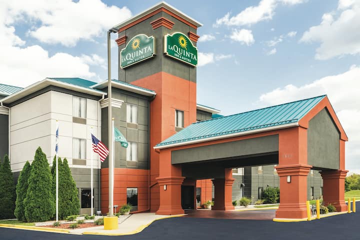La Quinta Inn & Suites by Wyndham Louisville East