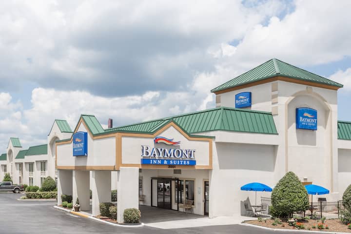 Baymont by Wyndham Greensboro/Coliseum