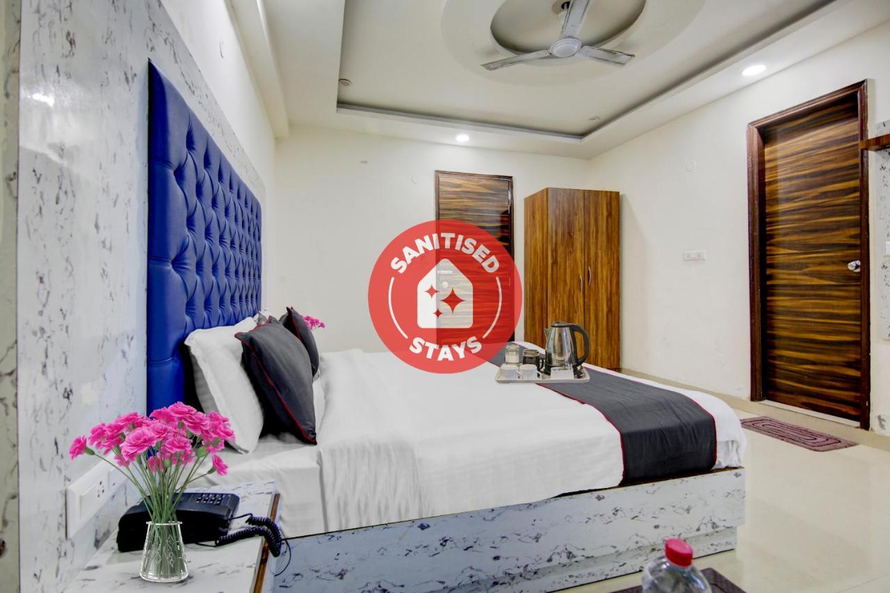 Collection O 701254 Hotel Golden Blue