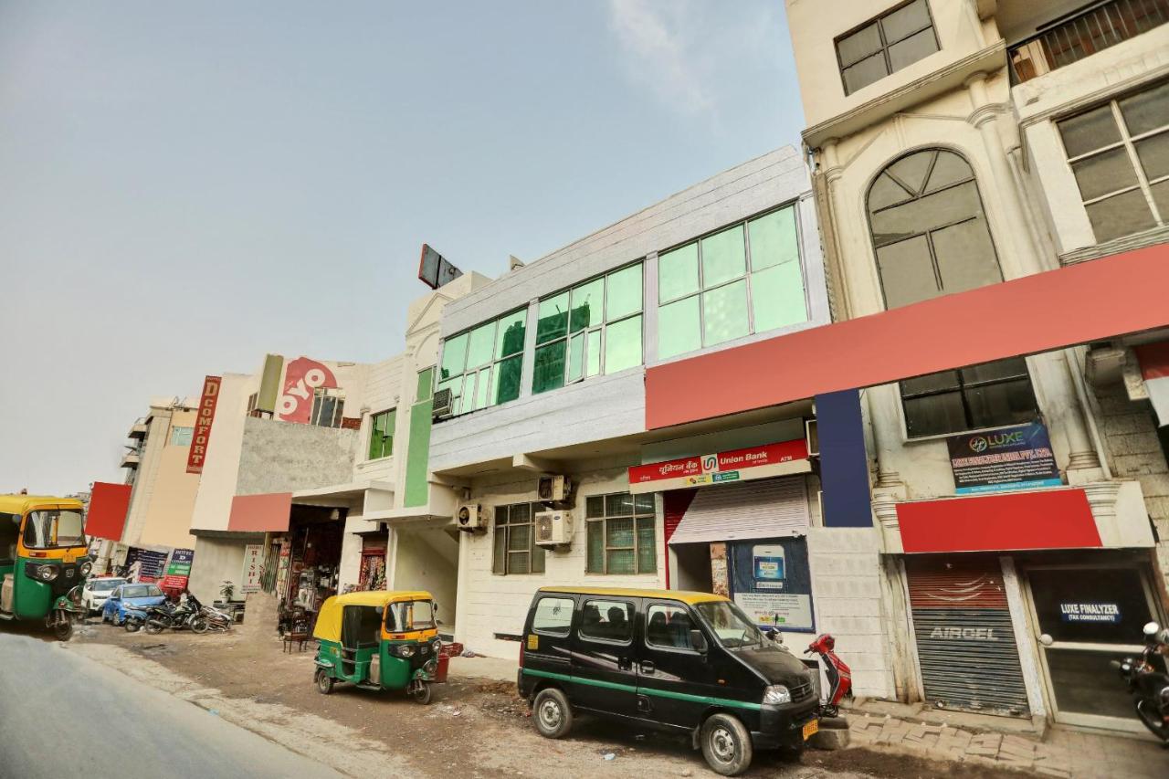 OYO Townhouse 760 Hotel Classic