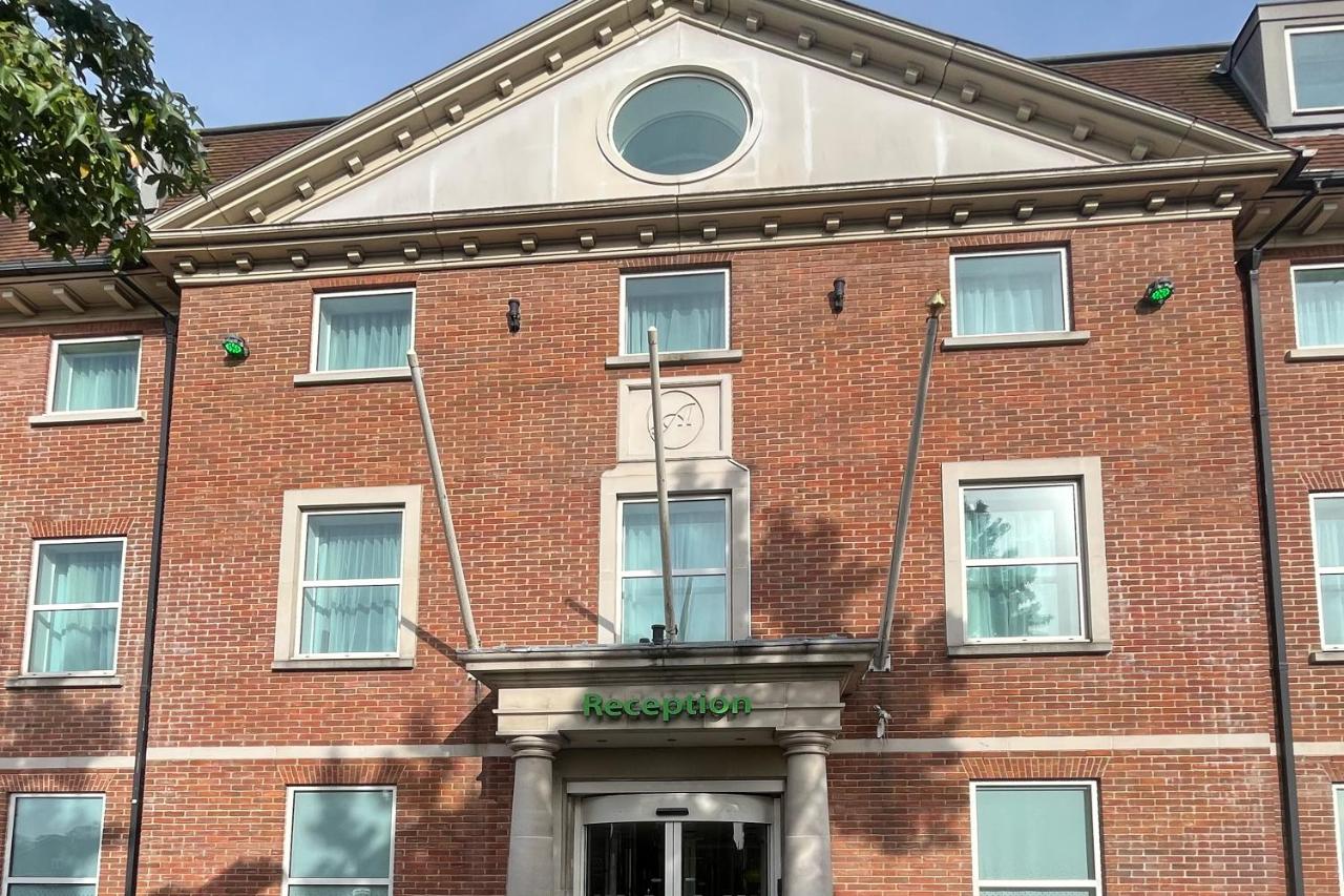 B&B HOTEL London Heathrow