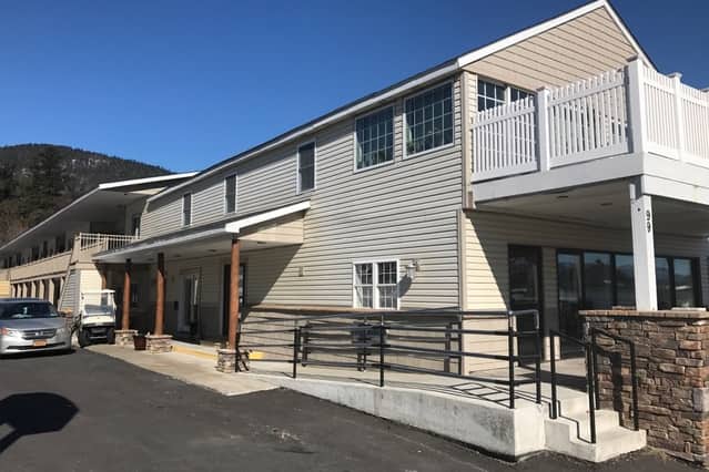 Howard Johnson by Wyndham Lake George