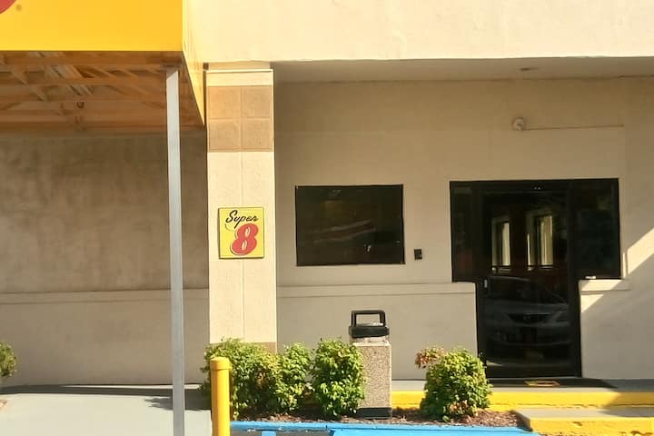 Super 8 by Wyndham Dover
