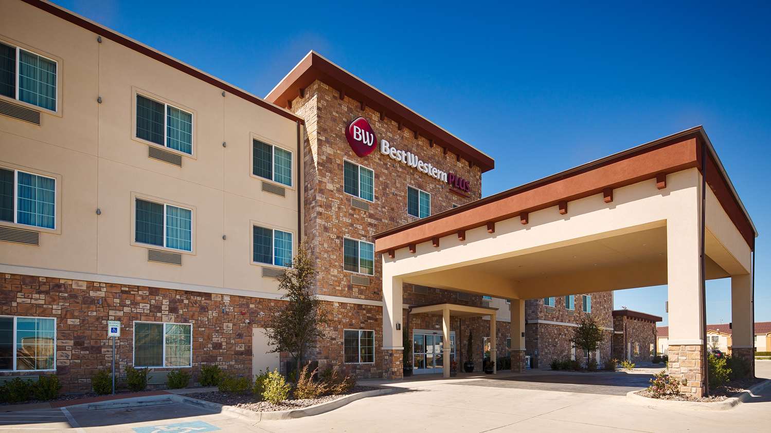 Best Western Plus Fort Worth Forest Hill Inn  Suites
