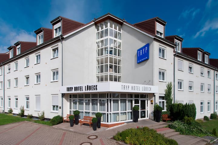 TRYP By Wyndham Luebeck Aquamarin