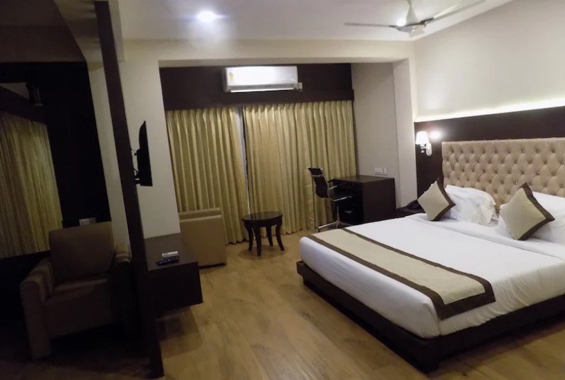 Hotel Sarah International