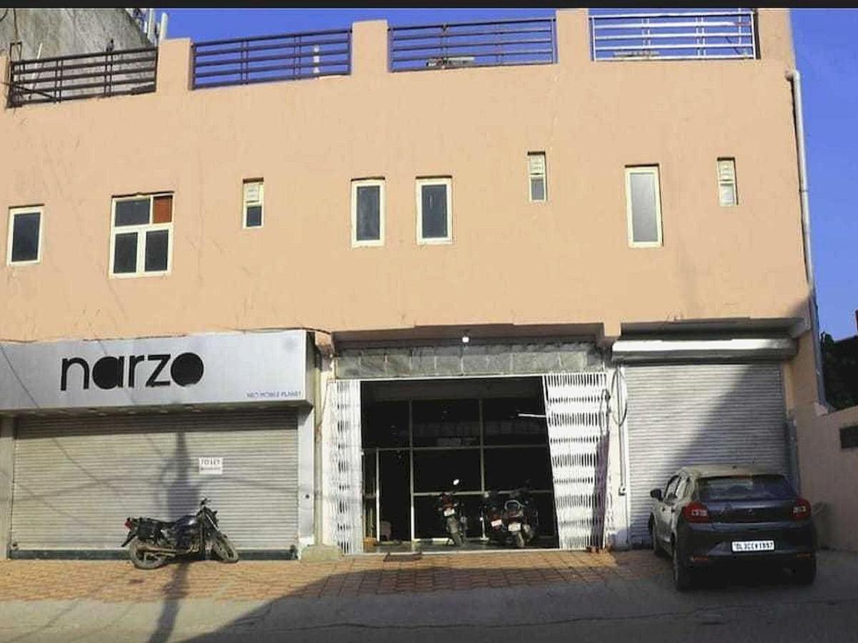 OYO Flagship 807018 Gour Stay Inn