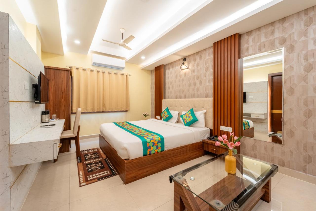 Treebo Premium Zorba