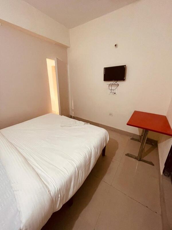 OYO 80670 Dvs Palace