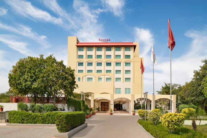 Ramada by Wyndham Jaipur Jaisinghpura