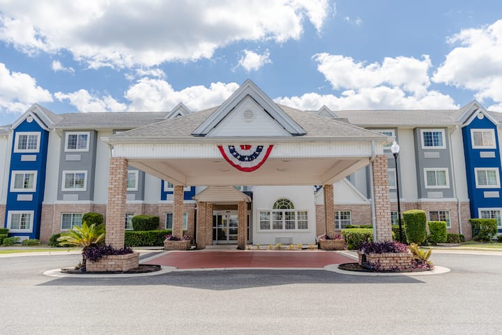 Microtel Inn & Suites by Wyndham Kingsland Naval Base I-95