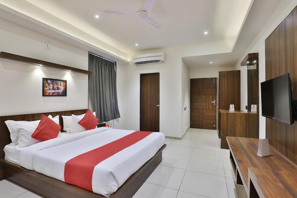 Hotel Sparsh Inn - Chandkheda
