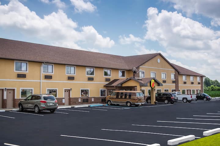 Super 8 by Wyndham Crawfordsville