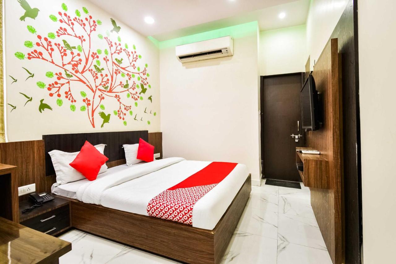 OYO 91069 Ridam Hotel