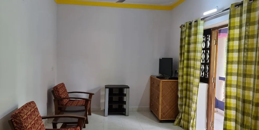 Lazy Palms Beach Apartment