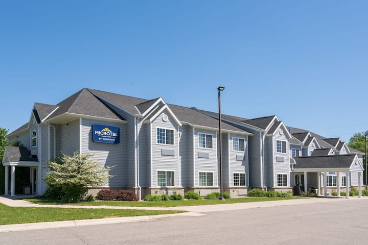 Microtel Inn & Suites by Wyndham Springfield