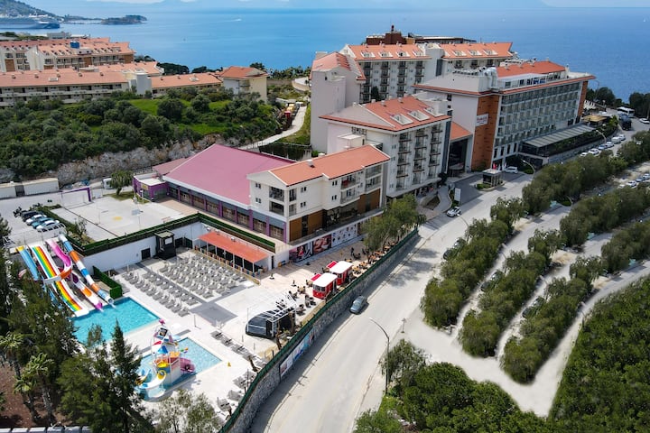 Ramada Hotel & Suites by Wyndham Kusadasi