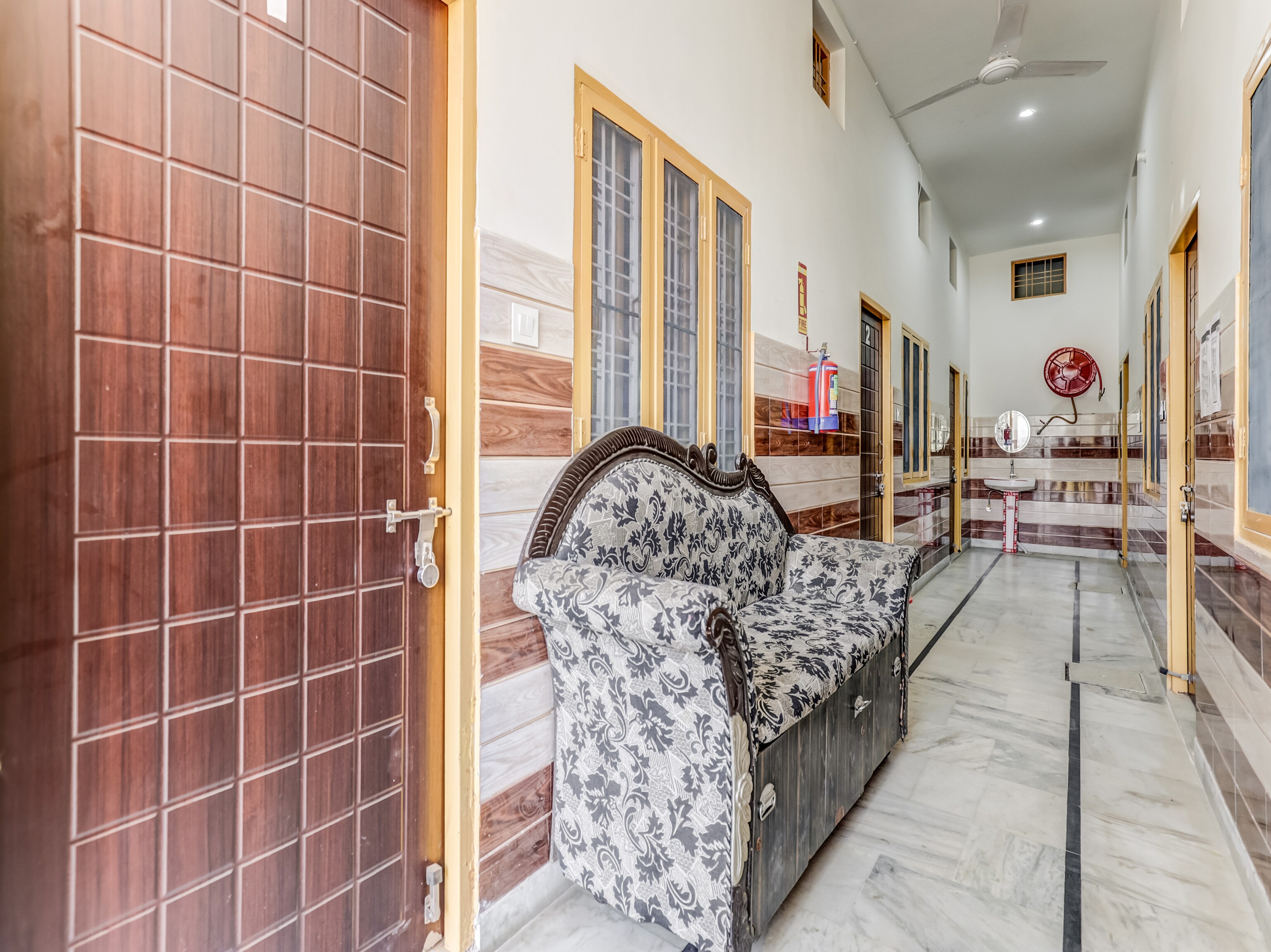 SPOT ON 84554 Dehra Sabri Hotel