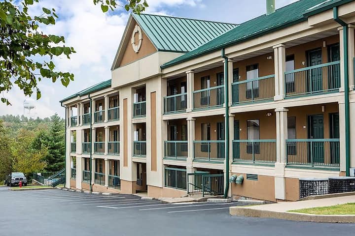 Baymont by Wyndham Branson Thousand Hills