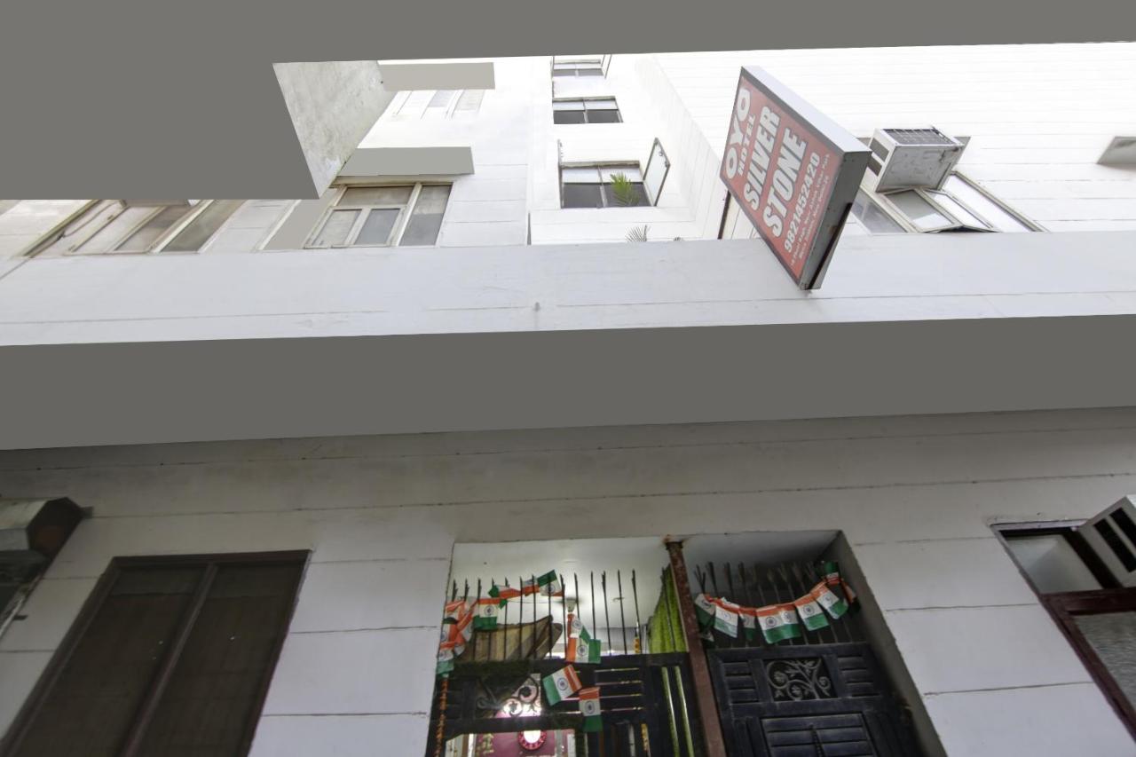 OYO Flagship 703703 Silver Inn