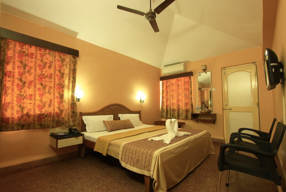 Hotel Gopika International