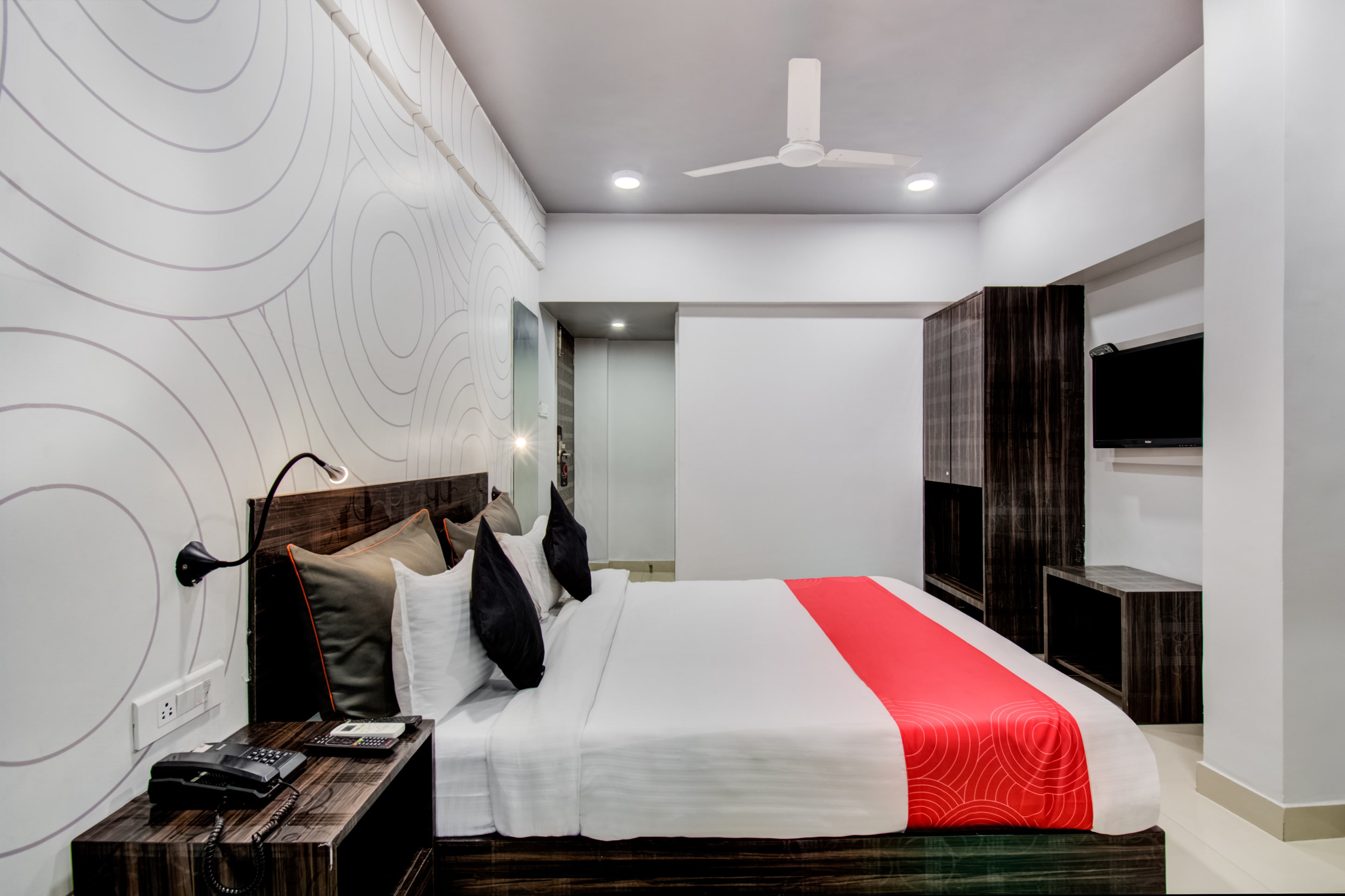 Collection O 30070 Hotel Rajdhani