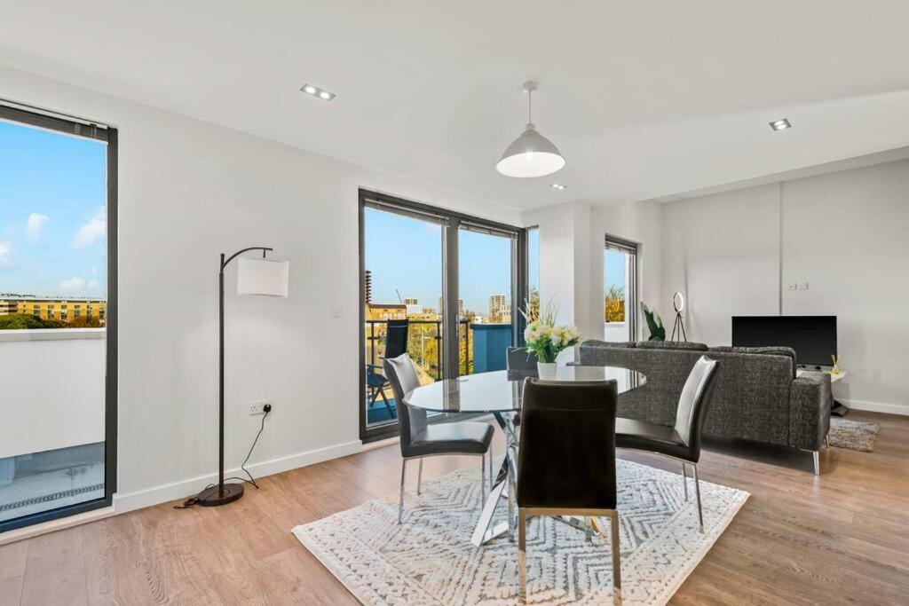 Hoxton Apartments by Mysquare