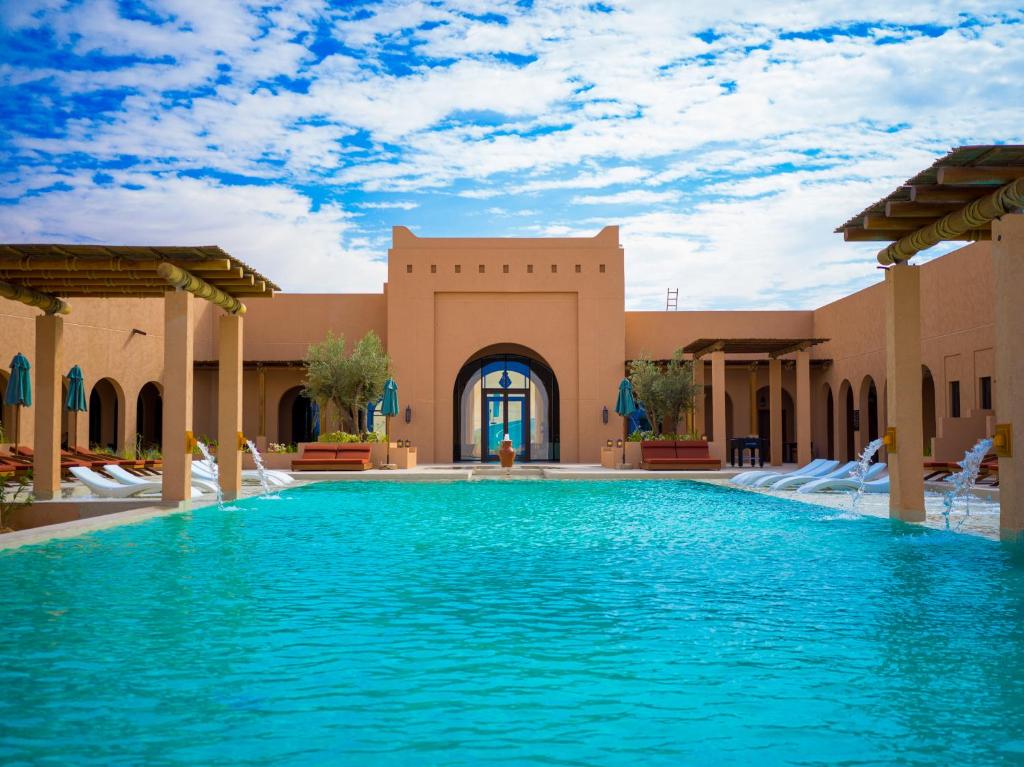 Bab Al Nojoum Bateen Liwa Resort