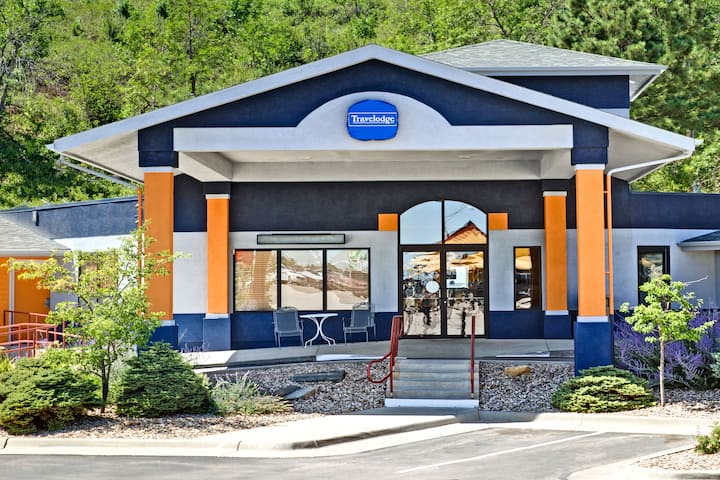 Travelodge by Wyndham Rapid City