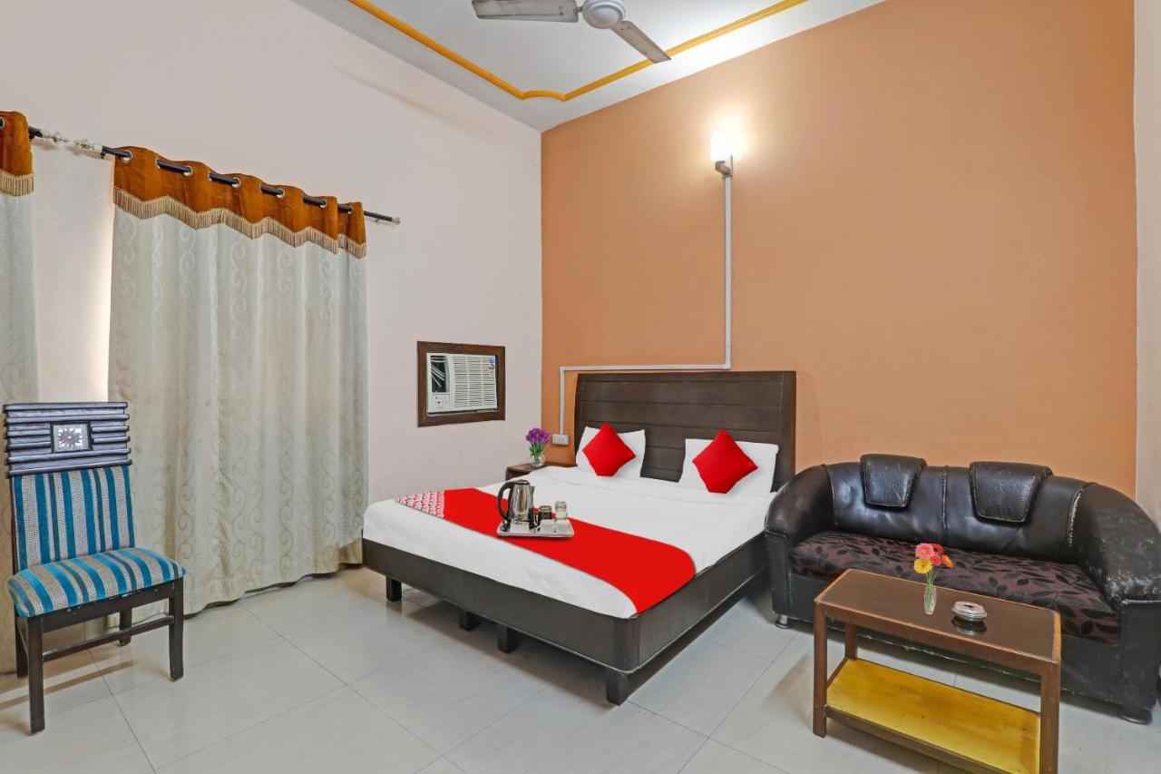 OYO Flagship 703216 Hotel Ranjit