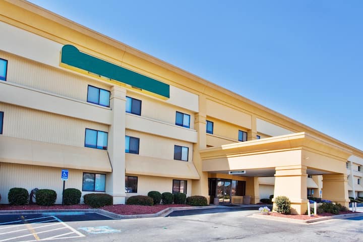 Travelodge by Wyndham Columbus State University