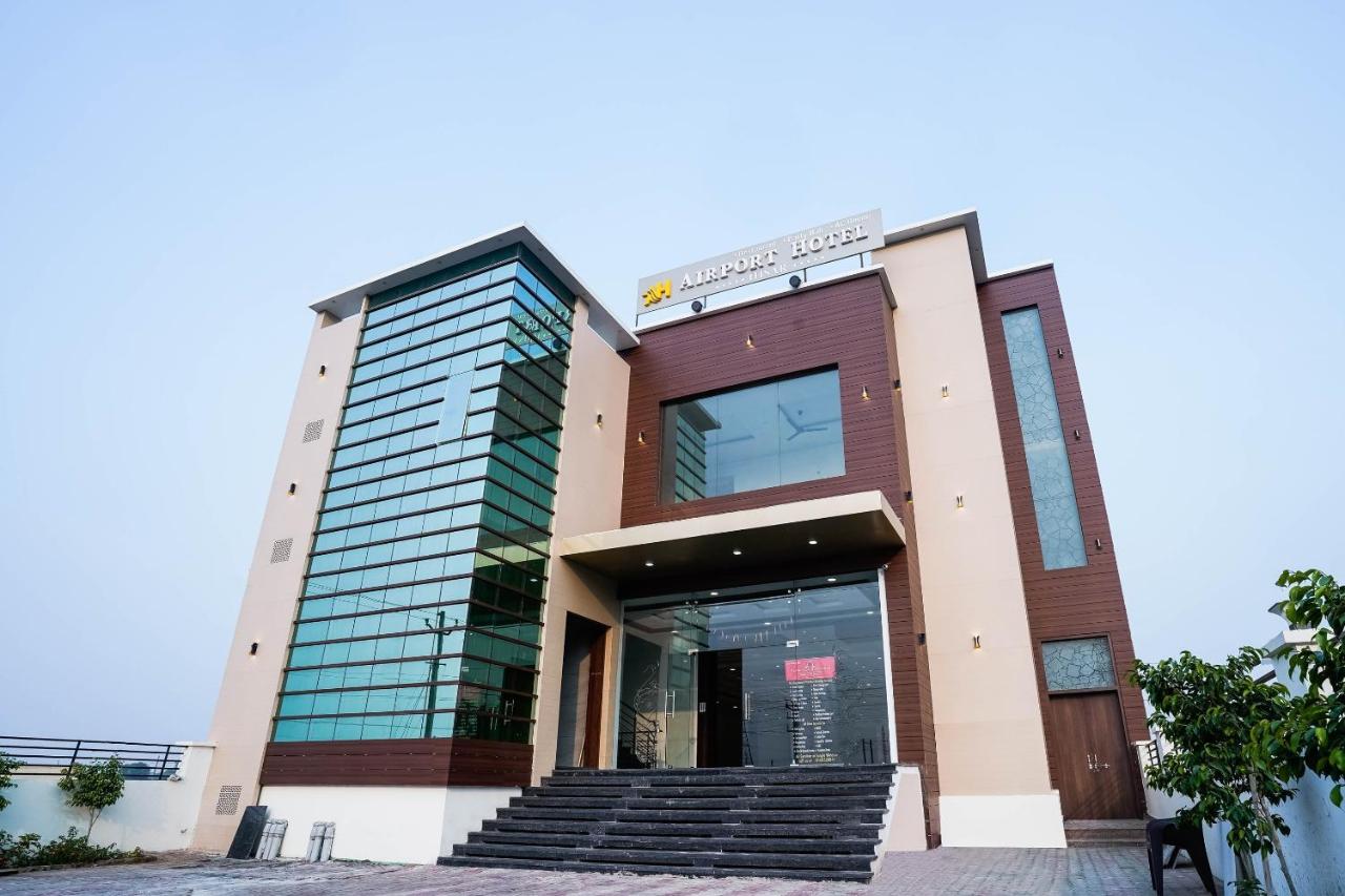 POP 91505 Airport Hotel