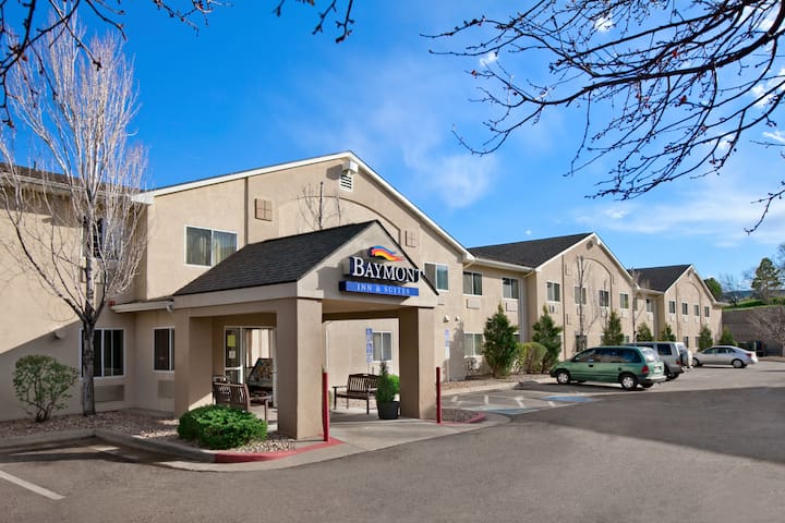 Baymont by Wyndham Golden/Red Rocks