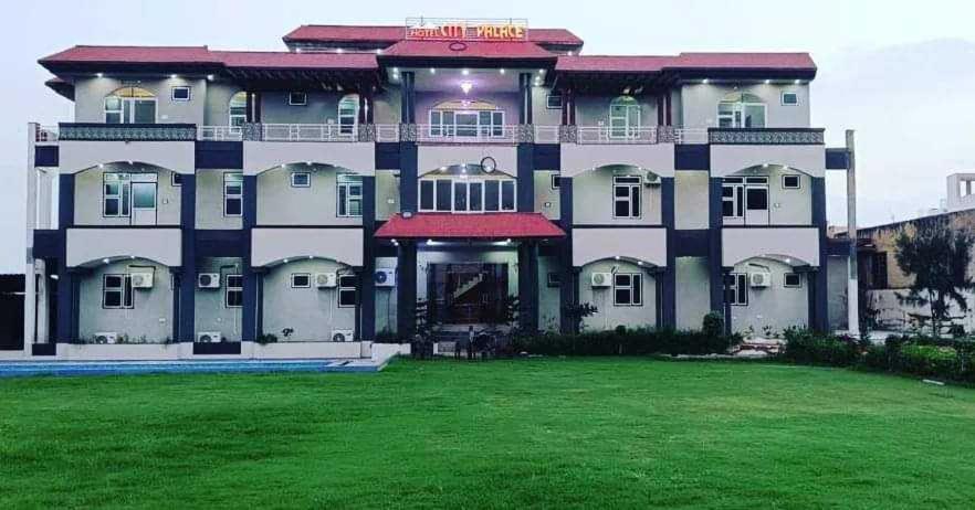 OYO 80681B City Palace