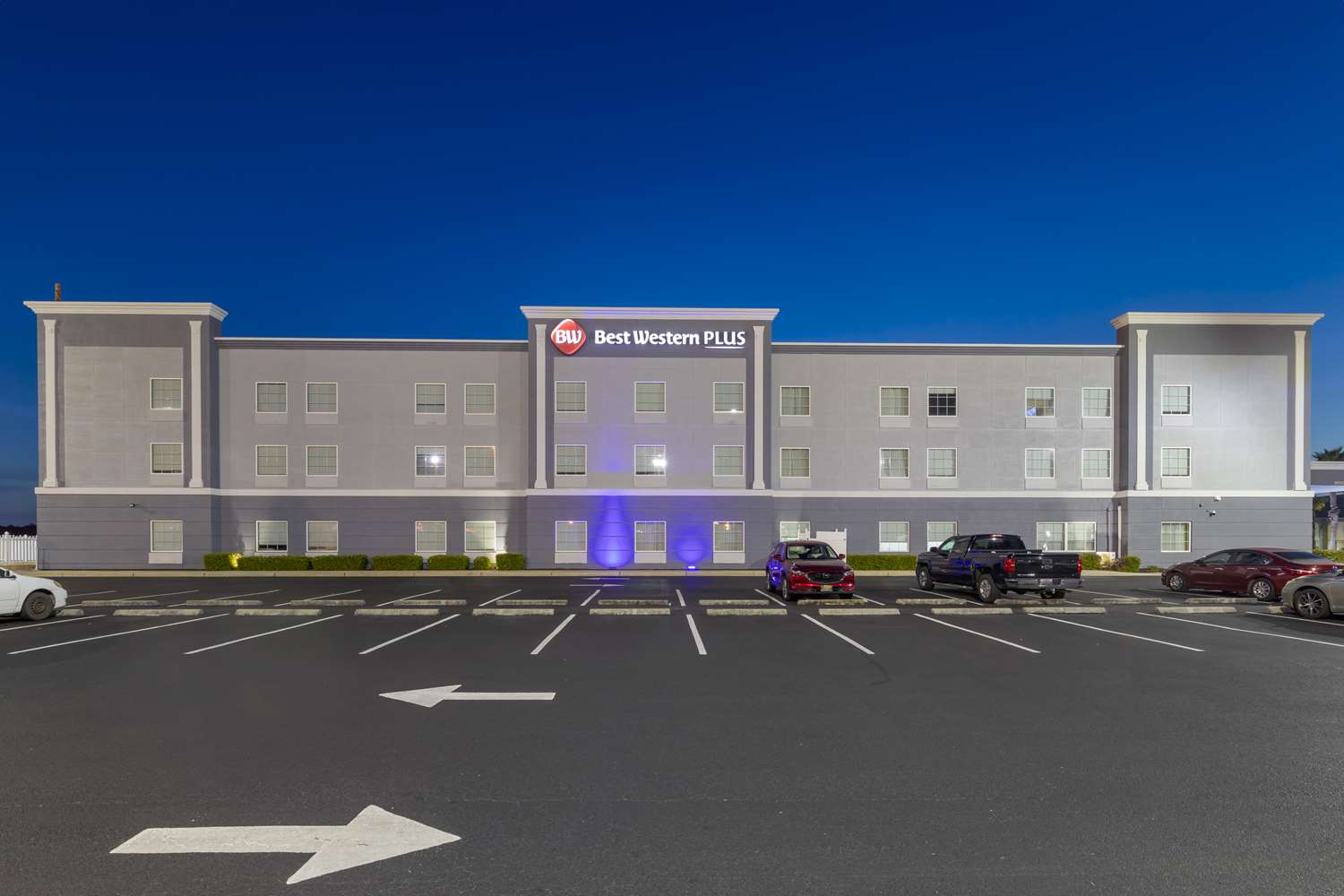 Best Western Plus Brunswick Inn  Suites