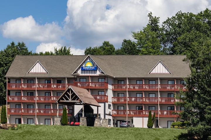 Days Inn by Wyndham Waynesville NC