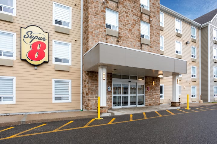 Super 8 by Wyndham Quebec City