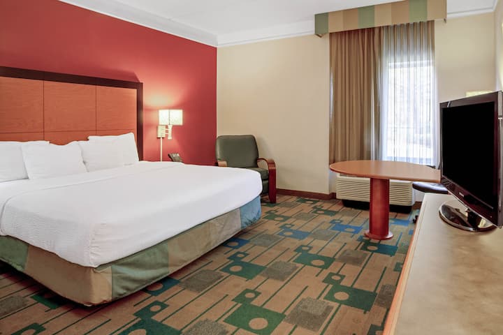 La Quinta Inn & Suites by Wyndham Winston-Salem