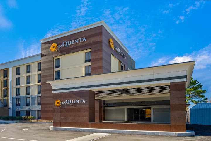 La Quinta Inn by Wyndham Columbia SE / Fort Jackson