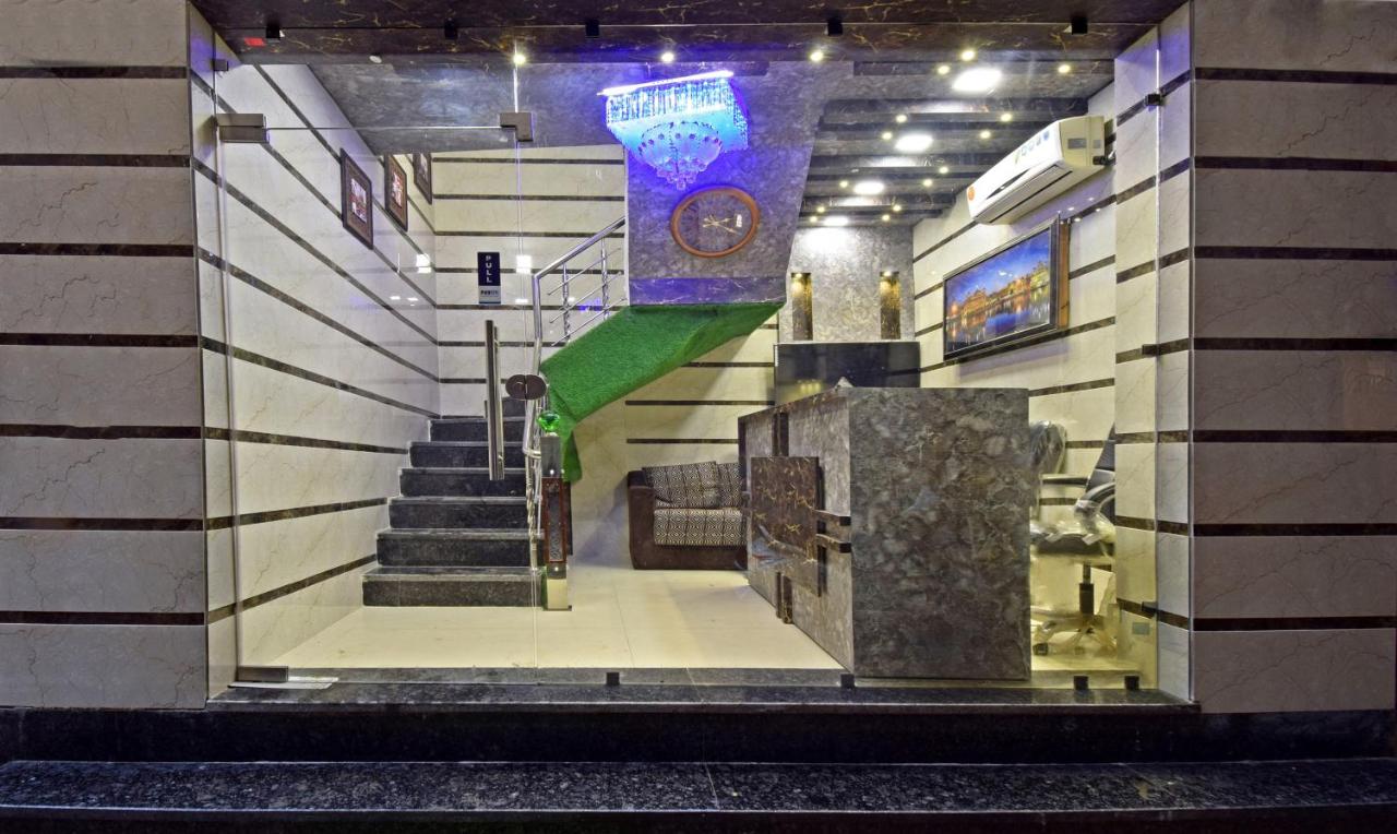 Hotel Smile Inn - 50 Meters from Golden Temple