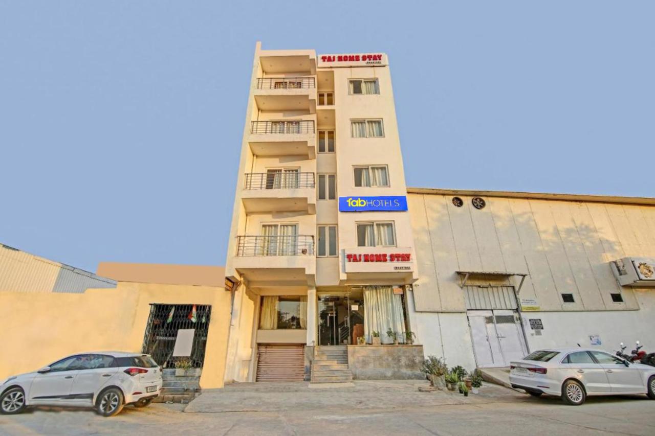 FabExpress Taj Home Stay Dwarka
