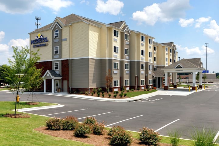 Microtel Inn & Suites by Wyndham Columbus/Near Fort Moore
