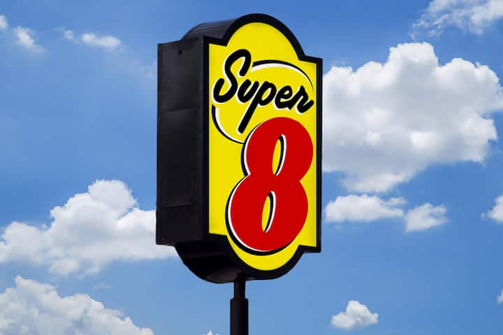 Super 8 by Wyndham Eureka
